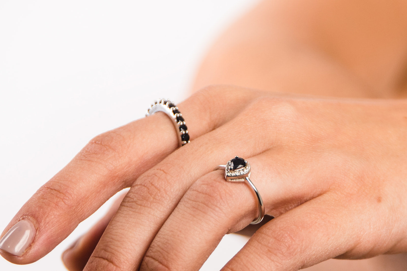 Anillo gota zafiro
