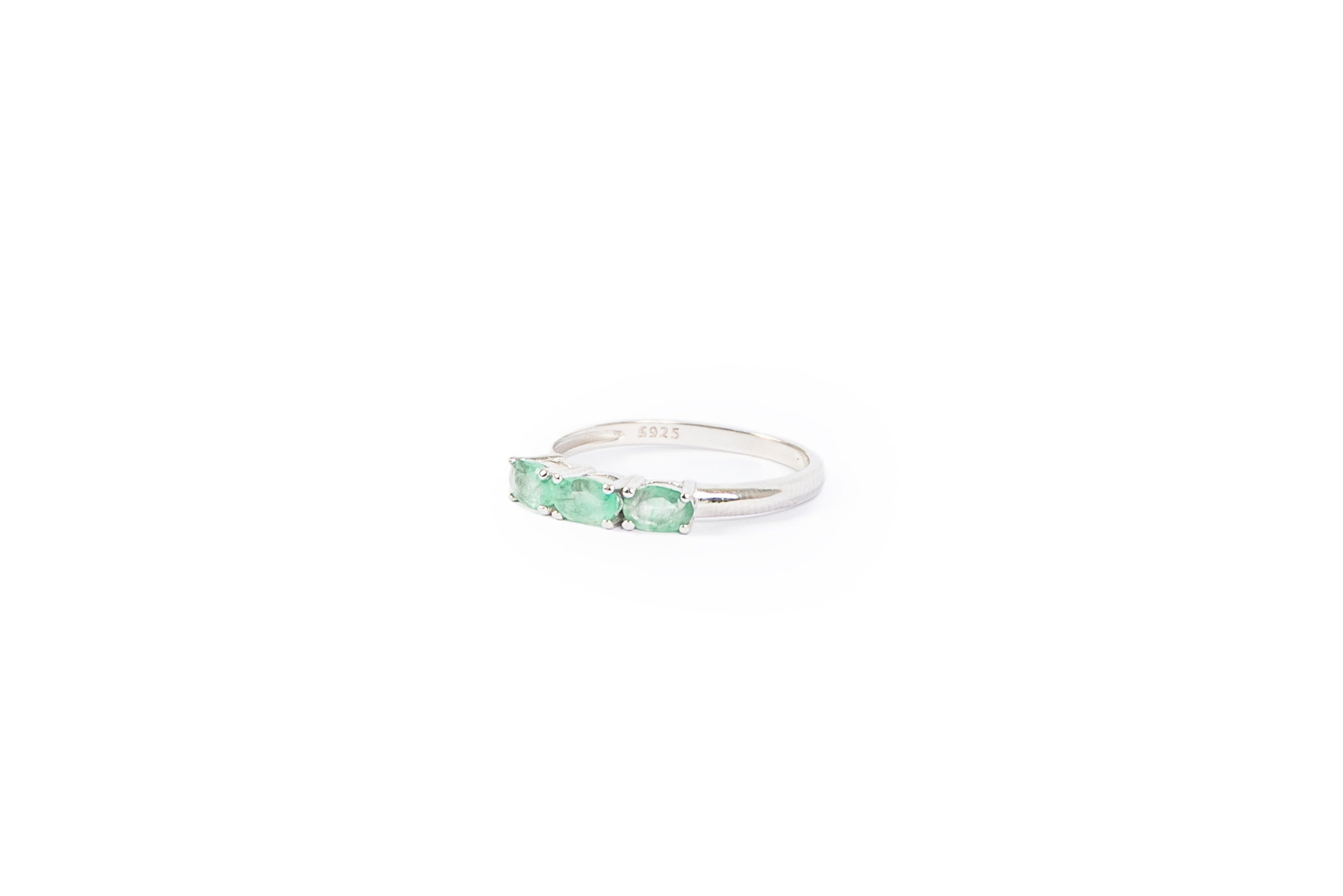 Anillo 3 piedras esmeralda