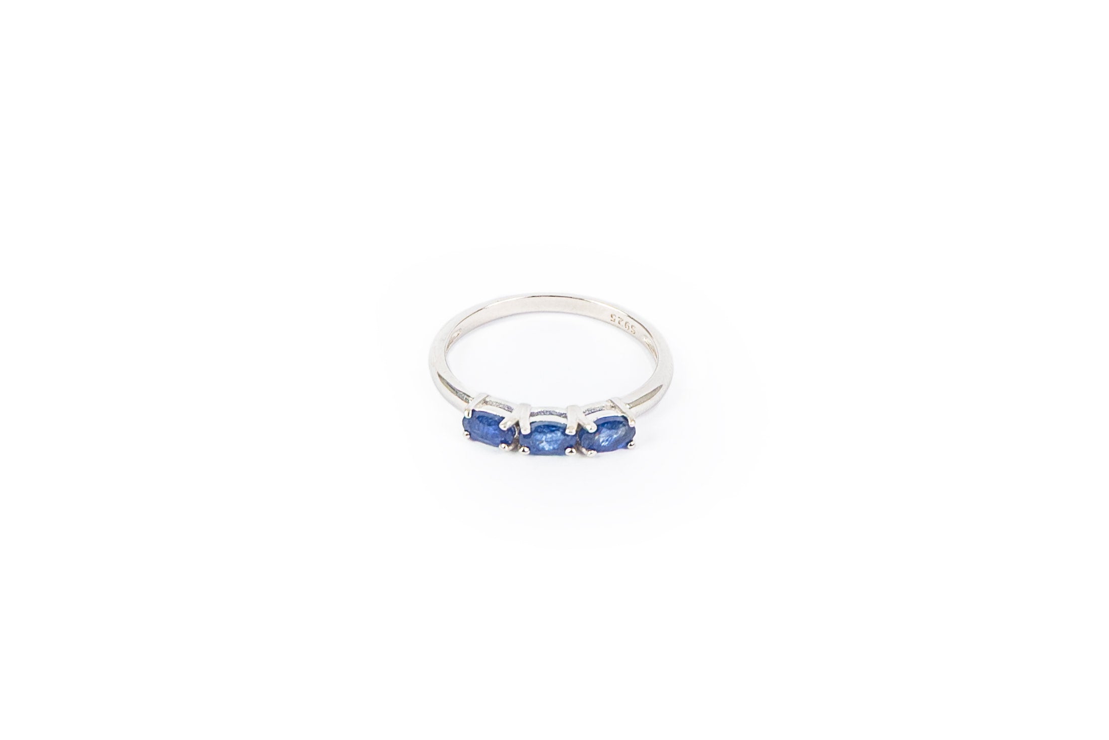 Anillo 3 piedras zafiro