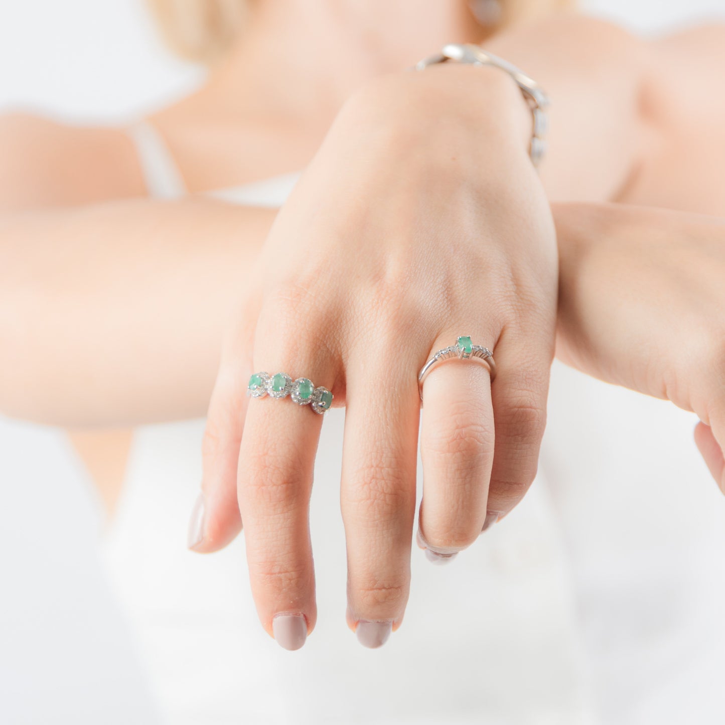 Anillo Shiny Oval Esmeralda