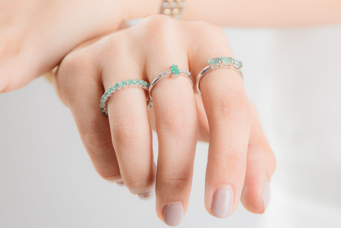 Anillo Oval Esmeralda
