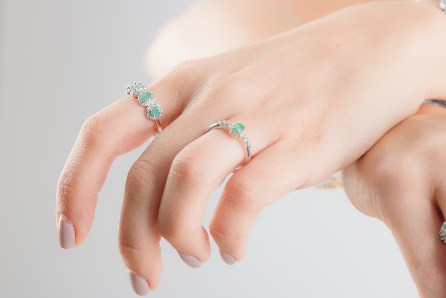 Anillo Oval Esmeralda